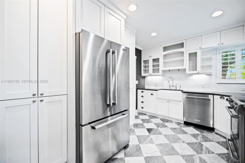 Casa en alquiler en Miami, Florida, 3 dormitorios, 190.08 m2 № 2020815 - foto 14