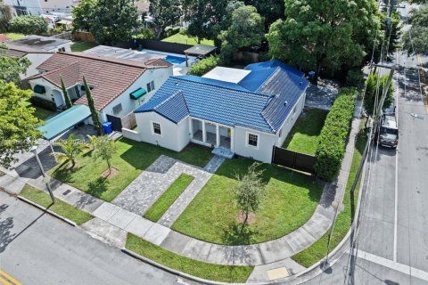 Casa en alquiler en Miami, Florida, 3 dormitorios, 190.08 m2 № 2020815 - foto 5