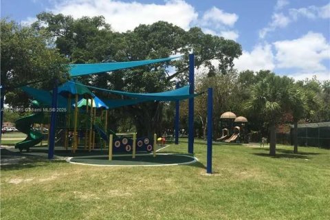 Propiedad comercial en venta en Miami, Florida, 359.07 m2 № 1891388 - foto 8