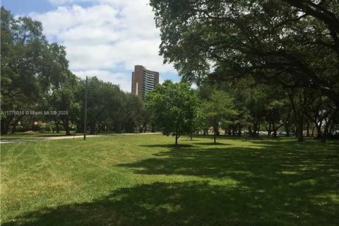 Propiedad comercial en venta en Miami, Florida, 359.07 m2 № 1891388 - foto 9
