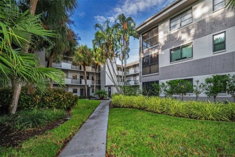 Copropriété à vendre à Clearwater, Floride: 2 chambres, 99.41 m2 № 1919851 - photo 2