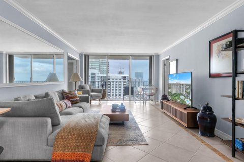 Condo in West Palm Beach, Florida, 2 bedrooms  № 1188463 - photo 1