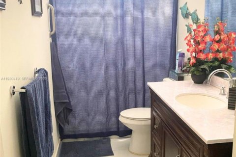 Снять в аренду виллу или дом в Майами-Гарденс, Флорида 4 спальни, 158.96м2, № 1989261 - фото 4