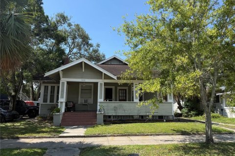 House in Tampa, Florida 4 bedrooms, 179.95 sq.m. № 1833264 - photo 6