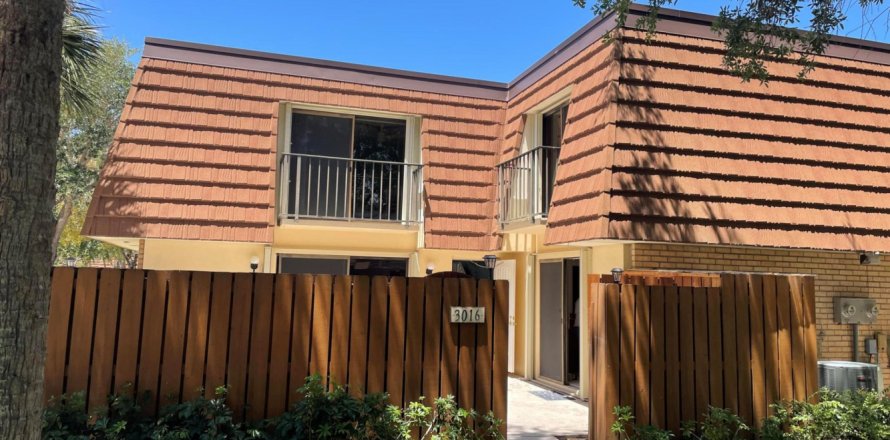 Townhouse in Jupiter, Florida 2 bedrooms, 114.83 sq.m. № 1182733