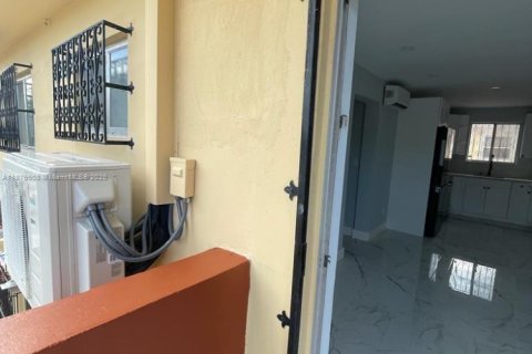 Copropriété à vendre à Miami, Floride: 2 chambres, 60.2 m2 № 1925375 - photo 11