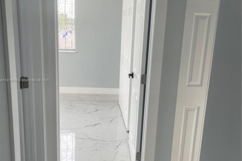 Copropriété à vendre à Miami, Floride: 2 chambres, 60.2 m2 № 1925375 - photo 14