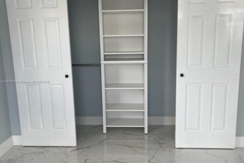 Copropriété à vendre à Miami, Floride: 2 chambres, 60.2 m2 № 1925375 - photo 10