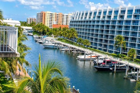 Condo in Aventura, Florida, 2 bedrooms № 2244984 - photo 16