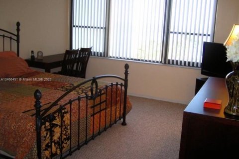 Снять в аренду кондоминиум в Холливуд, Флорида 2 спальни, 116.13м2, № 1932576 - фото 5
