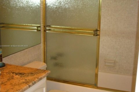 Снять в аренду кондоминиум в Холливуд, Флорида 2 спальни, 116.13м2, № 1932576 - фото 9