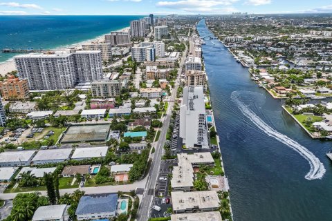 Condo in Pompano Beach, Florida, 1 bedroom  № 1842737 - photo 3