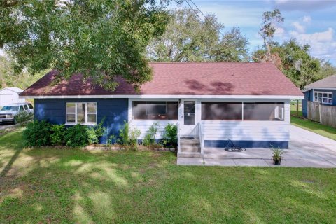 House in Lakeland, Florida 3 bedrooms, 139.35 sq.m. № 1789272 - photo 1