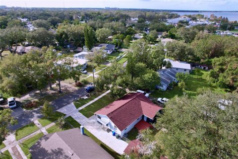 House in Lakeland, Florida 3 bedrooms, 139.35 sq.m. № 1789272 - photo 13