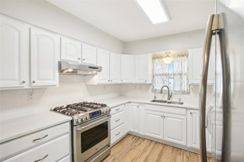 House in Winter Haven, Florida 3 bedrooms, 178.09 sq.m. № 1573009 - photo 14