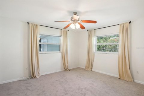 House in Winter Haven, Florida 3 bedrooms, 178.09 sq.m. № 1573009 - photo 22