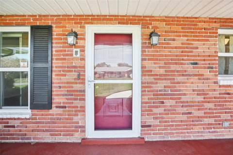 House in Winter Haven, Florida 3 bedrooms, 178.09 sq.m. № 1573009 - photo 4
