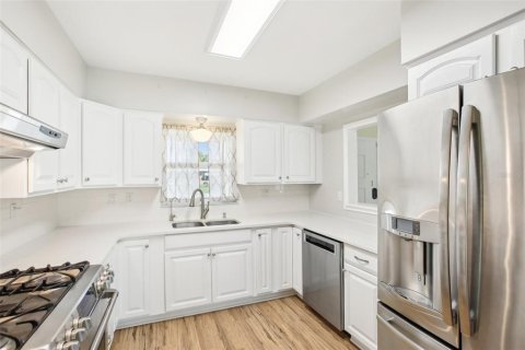 House in Winter Haven, Florida 3 bedrooms, 178.09 sq.m. № 1573009 - photo 13
