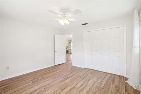 House in Winter Haven, Florida 3 bedrooms, 178.09 sq.m. № 1573009 - photo 15