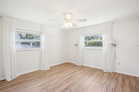 House in Winter Haven, Florida 3 bedrooms, 178.09 sq.m. № 1573009 - photo 16