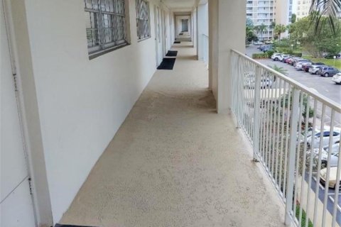 Copropriété à louer à Pompano Beach, Floride: 2 chambres, 102.19 m2 № 2179754 - photo 17