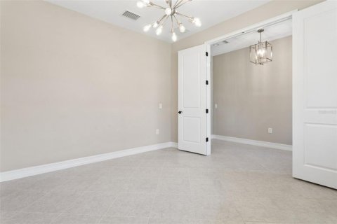 Villa ou maison à vendre à Wesley Chapel, Floride: 5 chambres, 294.78 m2 № 2429248 - photo 3