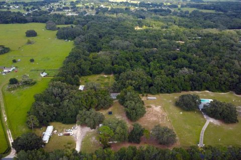 Commercial property in Weirsdale, Florida 6 bedrooms, 98.1 sq.m. № 2205723