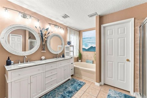 House in Land O' Lakes, Florida 3 bedrooms, 219.81 sq.m. № 2284253 - photo 26
