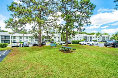 Condo in West Palm Beach, Florida, 2 bedrooms  № 1642492 - photo 29