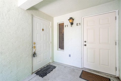 Condo in West Palm Beach, Florida, 2 bedrooms  № 1642492 - photo 2