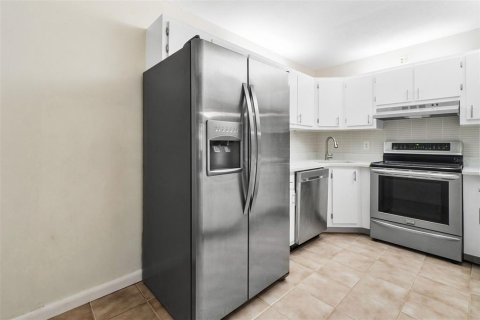 Condo in West Palm Beach, Florida, 2 bedrooms  № 1642492 - photo 4