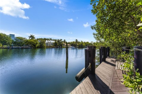 Villa ou maison à vendre à Coral Gables, Floride: 6 chambres, 505.57 m2 № 1932450 - photo 16
