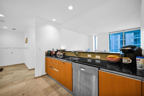 Condominio en venta en Miami, Florida, 1 dormitorio, 78.32 m2 № 2028039 - foto 16