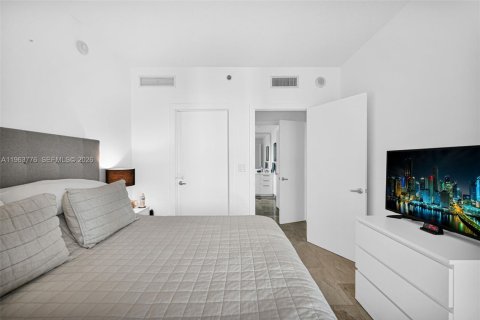 Condominio en venta en Miami, Florida, 1 dormitorio, 78.32 m2 № 2028039 - foto 20