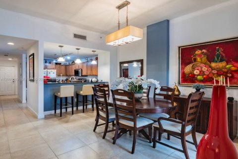 Condo in Miami, Florida, 2 bedrooms  № 2069637 - photo 13