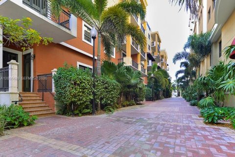 Condo in Miami, Florida, 2 bedrooms  № 2069637 - photo 7