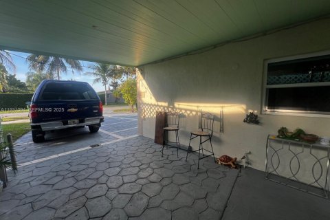 Снять в аренду коммерческую недвижимость в Хайалиа, Флорида 2 спальни, № 1989595 - фото 16