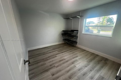 Снять в аренду коммерческую недвижимость в Хайалиа, Флорида 2 спальни, № 1989595 - фото 11