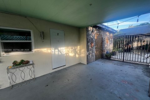 Снять в аренду коммерческую недвижимость в Хайалиа, Флорида 2 спальни, № 1989595 - фото 1