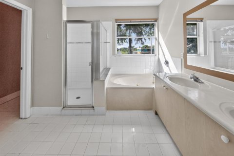 Villa ou maison à louer à Pembroke Pines, Floride: 3 chambres, 181.81 m2 № 2431338 - photo 15