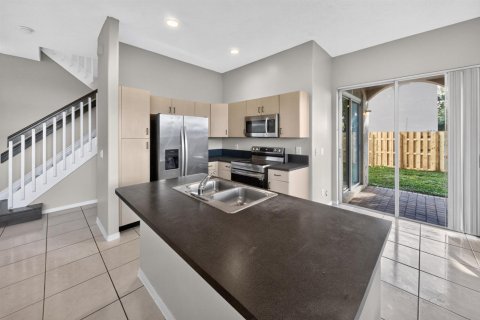 Villa ou maison à louer à Pembroke Pines, Floride: 3 chambres, 181.81 m2 № 2431338 - photo 8
