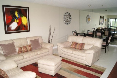 Condominio en alquiler en West Palm Beach, Florida, 2 dormitorios, 96.8 m2 № 2262009 - foto 2