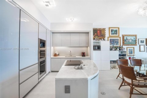 Condominio en venta en Sunny Isles Beach, Florida, 3 dormitorios, 283.35 m2 № 2274663 - foto 10