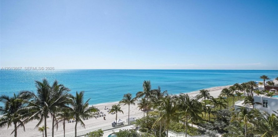 Condominio en Sunny Isles Beach, Florida, 3 dormitorios  № 2274663