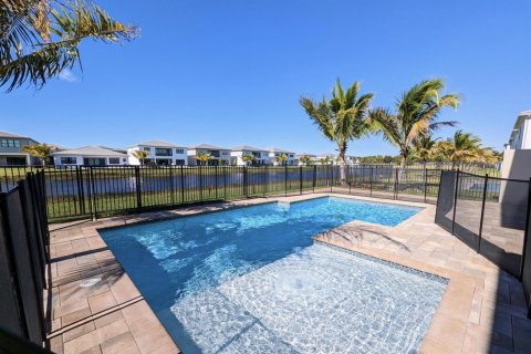 Villa ou maison à louer à Boca Raton, Floride: 5 chambres, 428.19 m2 № 2397751 - photo 13
