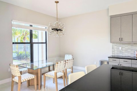Villa ou maison à louer à Boca Raton, Floride: 5 chambres, 428.19 m2 № 2397751 - photo 9