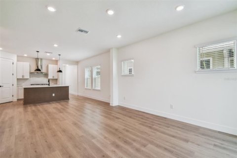 Adosado en venta en Tampa, Florida, 4 dormitorios, 215.44 m2 № 1883563 - foto 5