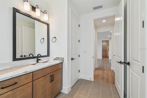 Adosado en venta en Tampa, Florida, 4 dormitorios, 215.44 m2 № 1883563 - foto 14