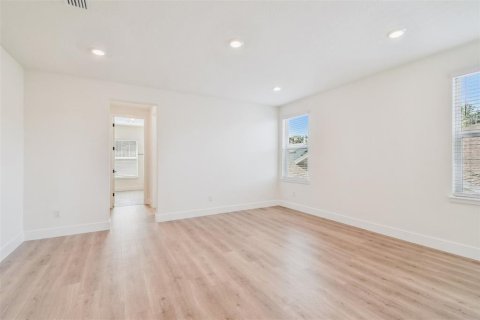 Adosado en venta en Tampa, Florida, 4 dormitorios, 215.44 m2 № 1883563 - foto 9