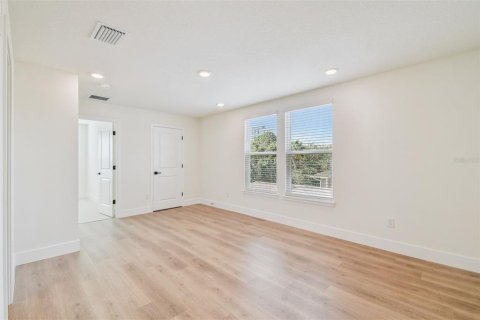 Adosado en venta en Tampa, Florida, 4 dormitorios, 215.44 m2 № 1883563 - foto 6